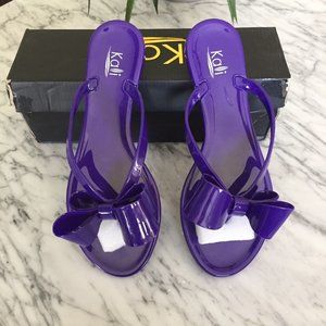 New NIB Kali Footwear Women Ribbon Bow Flat Jelly Sandal Size 8